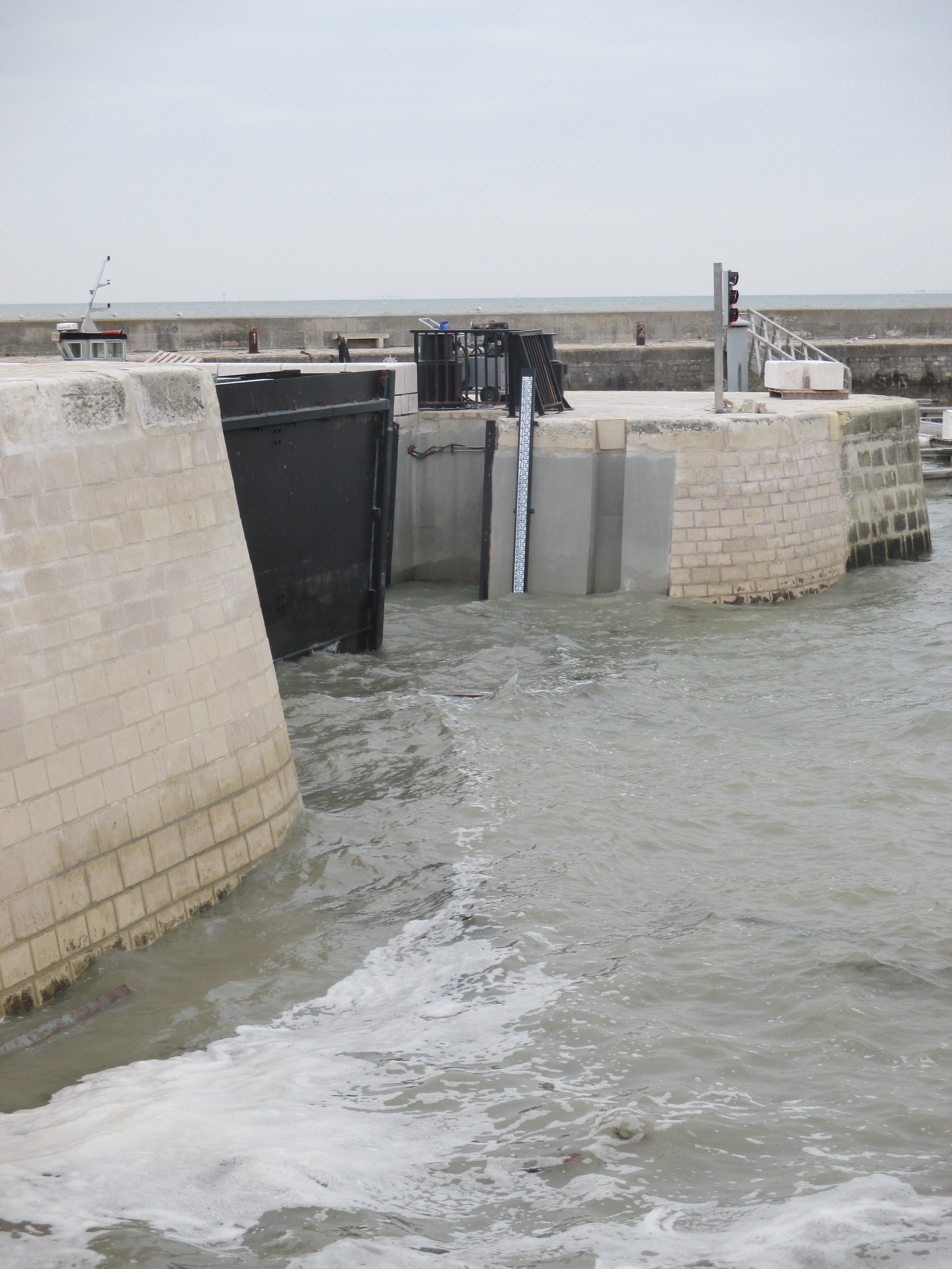 protections-littorales-anti-inondation-d-un-port-rouby-industrie